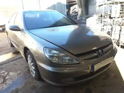 Sloopvoertuig PEUGEOT 607 (S1) Pack van het jaar 2001 aangedreven 4HX