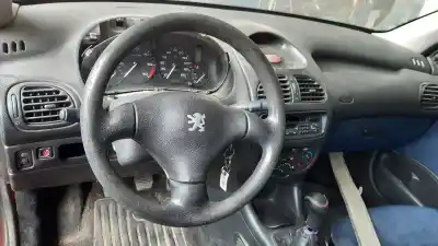 Veículo de Sucata peugeot                                            206                                                                                                                                                                                                                                                        1.9 d -wjy                                                                                                                                                                                                                                                 do ano 2001 alimentado wjy