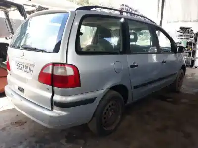 Veículo de Sucata ford galaxy (vy) ambiente do ano 2001 alimentado auy