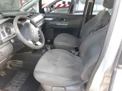 Veículo de Sucata ford galaxy (vy) ambiente do ano 2001 alimentado auy