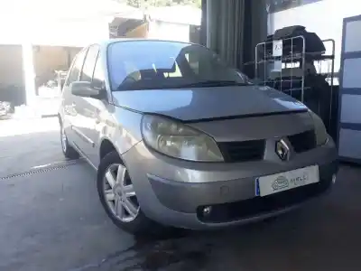 Veículo de Sucata renault scenic ii confort dynamique do ano 2004 alimentado f9q812