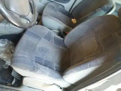 Здавання транспортного засобу renault scenic (ja..) 1.9 dci authentique року 2000 потужний f9q732
