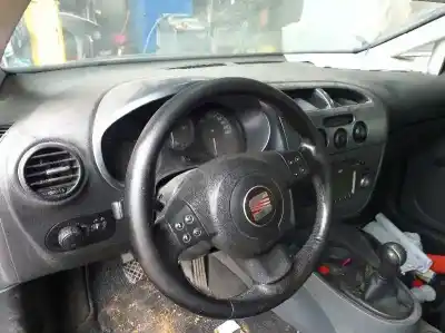 Veículo de Sucata seat leon (1p1) reference do ano 2007 alimentado bxe