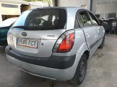 Véhicule à la ferraille kia rio 1.5 crdi ex2 de l'année 2006 alimenté d4fa