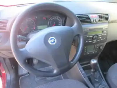 Veicolo di demolizione fiat stilo (192_) 1.6 16v (192_xb1a) dell'anno 2002 alimentato 