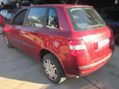 Veicolo di demolizione fiat stilo (192_) 1.6 16v (192_xb1a) dell'anno 2002 alimentato 
