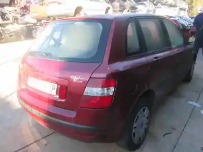 Veicolo di demolizione fiat stilo (192_) 1.6 16v (192_xb1a) dell'anno 2002 alimentato 