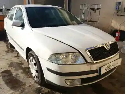 Veículo de Sucata skoda octavia berlina (1z3) active do ano 2008 alimentado bxe