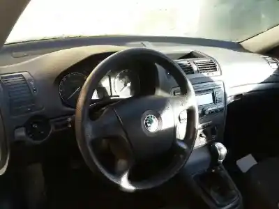 Vehicul casat SKODA OCTAVIA BERLINA (1Z3) Active al anului 2008 alimentat BXE