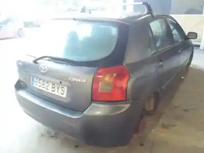 Veículo de Sucata toyota corolla (e12) 2.0 d-4d linea luna berlina do ano 2002 alimentado 1cdftv