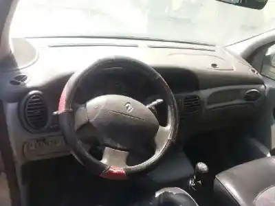 Scrapping Vehicle renault scenic (ja..) 1.9 dci authentique of the year 2003 powered f9q732