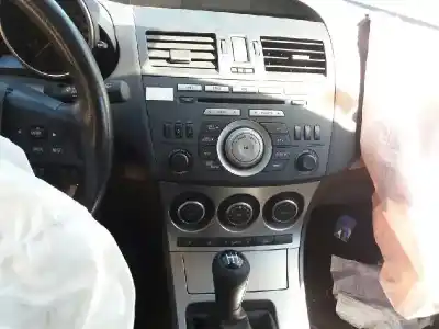 Vehicul casat mazda 3 lim. (bl) active al anului 2011 alimentat y601