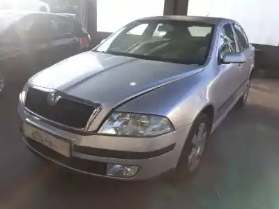 Veículo de Sucata skoda octavia berlina (1z3) trend do ano 2007 alimentado bxe
