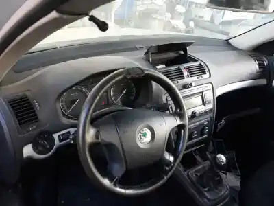 Veículo de Sucata skoda octavia berlina (1z3) trend do ano 2007 alimentado bxe