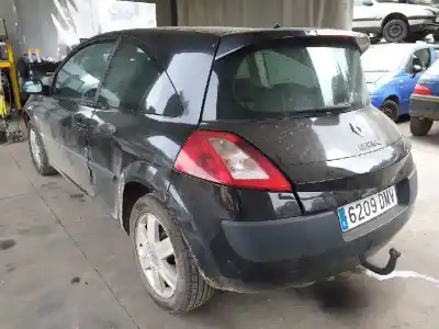 Sloopvoertuig RENAULT MEGANE II BERLINA 3P Emotion 82 CV / 60 KW van het jaar 2005 aangedreven K9K722