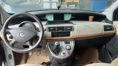 Sloopvoertuig lancia phedra (180) 2.2 jtd cat van het jaar 2005 aangedreven 4hw