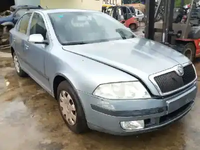 Veículo de Sucata skoda octavia berlina (1z3) trend do ano 2001 alimentado bjb