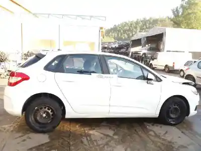 Vehicul casat citroen c4 lim. business al anului 2001 alimentat 8fp