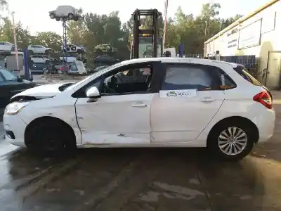 Vehicul casat citroen c4 lim. business al anului 2001 alimentat 8fp