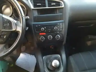 Vehicul casat citroen c4 lim. business al anului 2001 alimentat 8fp