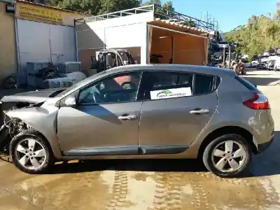 Veículo de Sucata renault megane iii berlina 5 p dynamique do ano 2010 alimentado k9k832
