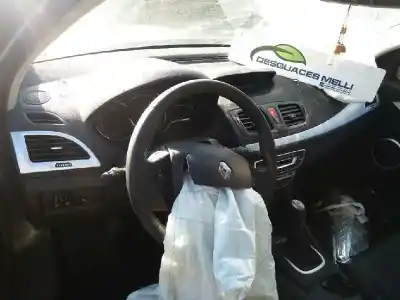 Veículo de Sucata renault megane iii berlina 5 p dynamique do ano 2010 alimentado k9k832