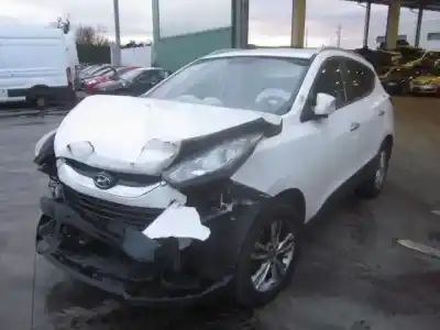Veículo de Sucata HYUNDAI IX35 Comfort 2WD do ano 2001 alimentado D4FD