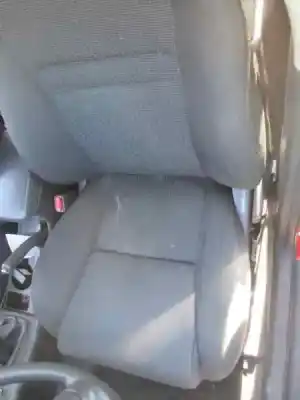 Veicolo di demolizione toyota corolla (_e12_) 1.4 vvt-i (zze120_) dell'anno 2004 alimentato 