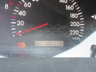 Veicolo di demolizione toyota corolla (_e12_) 1.4 vvt-i (zze120_) dell'anno 2004 alimentato 