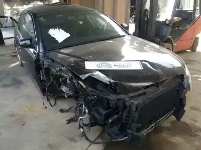 Véhicule à la ferraille audi a4 berlina (8e) 2.0 tdi de l'année 2001 alimenté bre