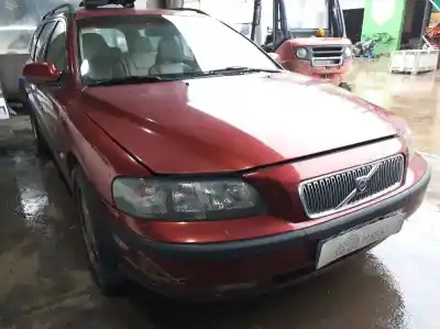Veículo de Sucata VOLVO V70 FAMILIAR 2.5 Turbodiesel do ano 2000 alimentado D5252T