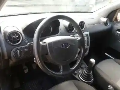 Veículo de Sucata ford fiesta (cbk) trend do ano 2005 alimentado f6ja
