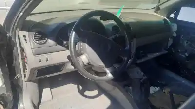 Veículo de Sucata chevrolet lacetti sx do ano 2001 alimentado f16d3