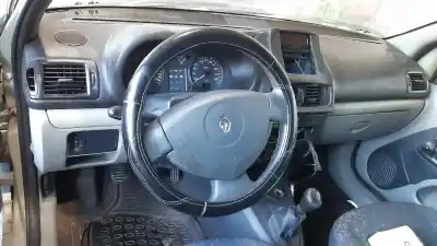 Veículo de Sucata renault clio ii fase ii (b/cb0) expression do ano 2001 alimentado g-d4f
