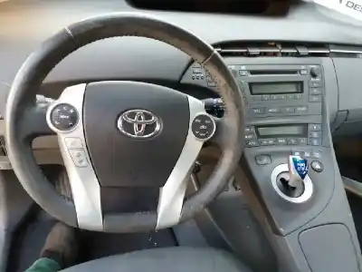 Veicolo di demolizione toyota prius (nhw30) plug-in hybrid advance dell'anno 2001 alimentato 2zr
