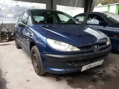 Veículo de Sucata peugeot 206 berlina x-line refri do ano 2004 alimentado 8hx
