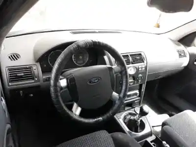 Veicolo di demolizione ford mondeo turnier (ge) ghia dell'anno 2002 alimentato d6ba