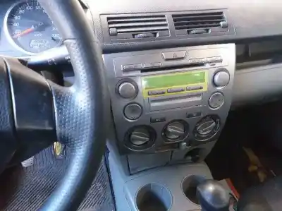 Veículo de Sucata mazda 2 berlina (dy) 1.4 cat do ano 2004 alimentado fxja