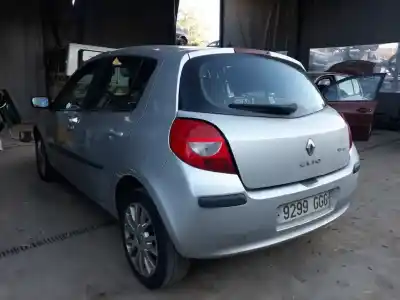 Veículo de Sucata renault clio iii confort dynamique do ano 2008 alimentado k9k766
