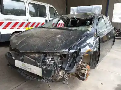 Verschrottungsfahrzeug TOYOTA AURIS Active des Jahres 2001 angetrieben 1ADFTV