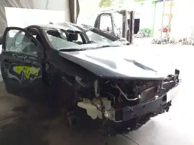 Veículo de Sucata toyota auris active do ano 2001 alimentado 1adftv