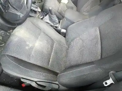 Veículo de Sucata toyota auris active do ano 2001 alimentado 1adftv