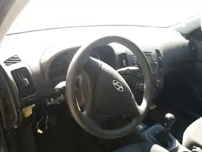 Veículo de Sucata hyundai i30 comfort do ano 2010 alimentado d4fb