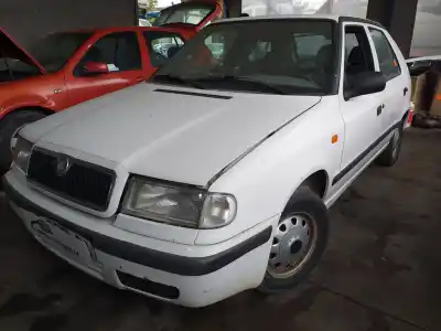 Veículo de Sucata skoda felicia berlina ( 791) lx do ano 1998 alimentado 135b