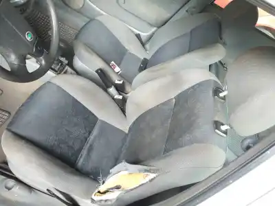 Veículo de Sucata skoda felicia berlina ( 791) lx do ano 1998 alimentado 135b