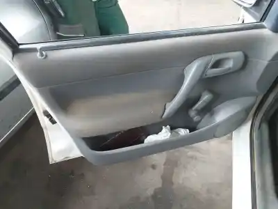 Veículo de Sucata skoda felicia berlina ( 791) lx do ano 1998 alimentado 135b