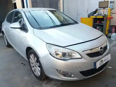 Vehicul casat opel astra j (p10) 1.7 cdti (68) al anului 2010 alimentat a17dtr