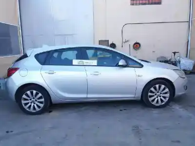 Vehicul casat opel astra j (p10) 1.7 cdti (68) al anului 2010 alimentat a17dtr