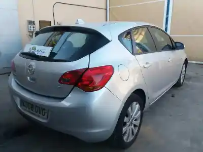 Vehicul casat opel astra j (p10) 1.7 cdti (68) al anului 2010 alimentat a17dtr