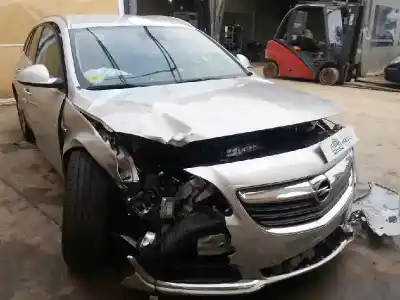 Veículo de Sucata opel insignia sports tourer selective do ano 2001 alimentado a20dte